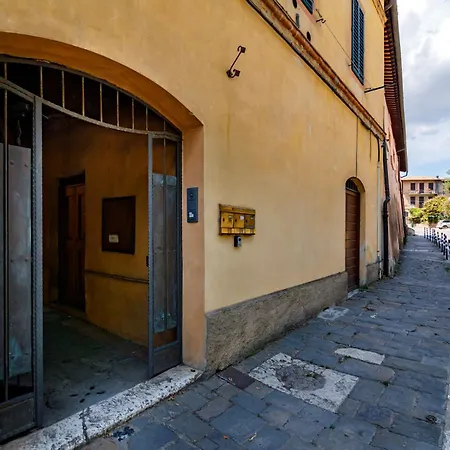 Apartament Guesthost - Basilica Of San Francesco Siena